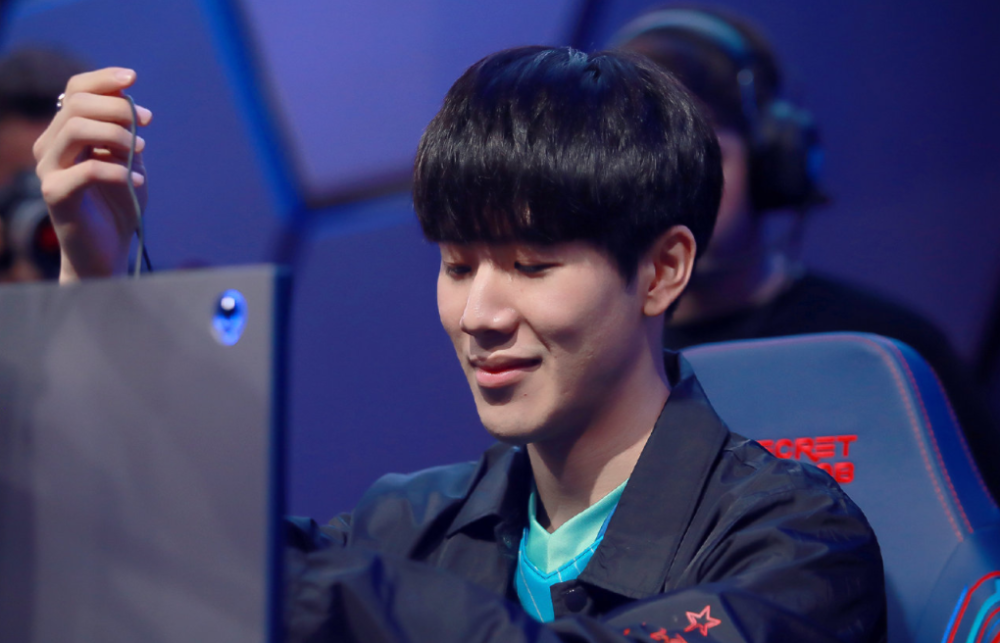 能拉近他与 能拉近他与