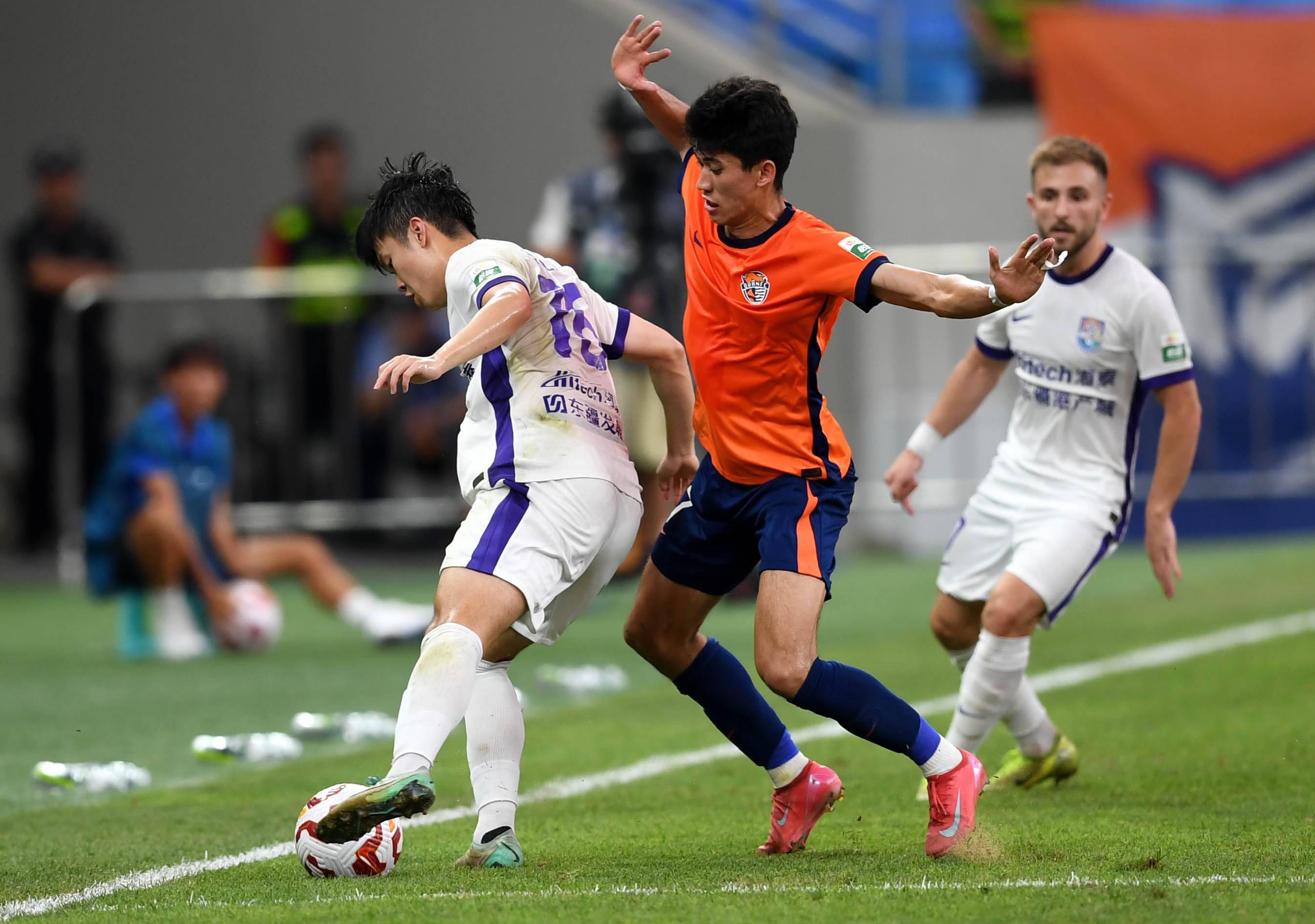 和年轻球员 和年轻球员